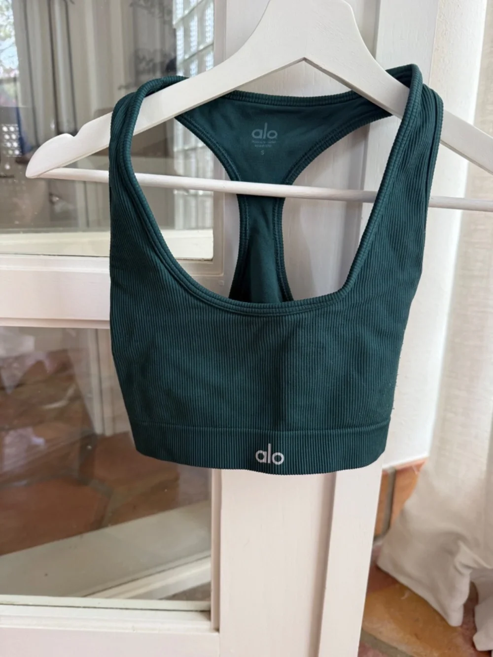 Alo Yoga sports top